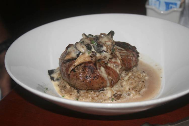 Le Cellier mushroom steak