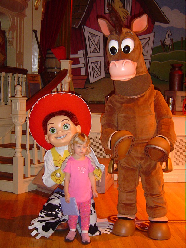 Linnea, Jessie and Bullseye - 11/2004