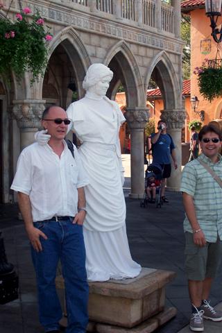 Living Statue - Italy: Epcot