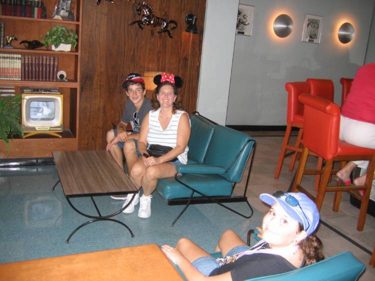 Lobby/50's Primetime