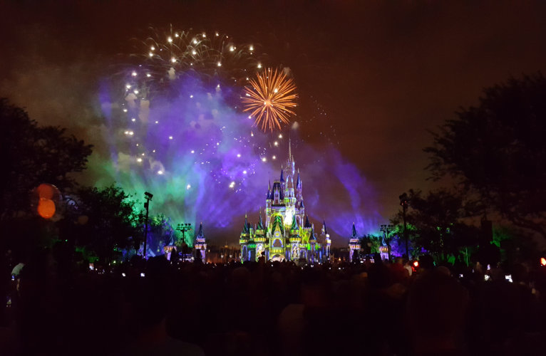 Magic Kingdom Christmas 2017