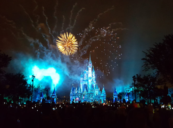 Magic Kingdom Christmas 2017