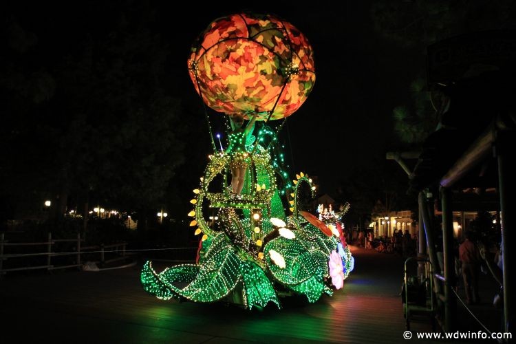 Main-Street-Electrical-Parade-01