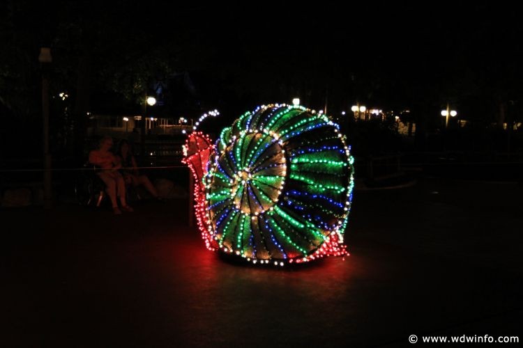 Main-Street-Electrical-Parade-12