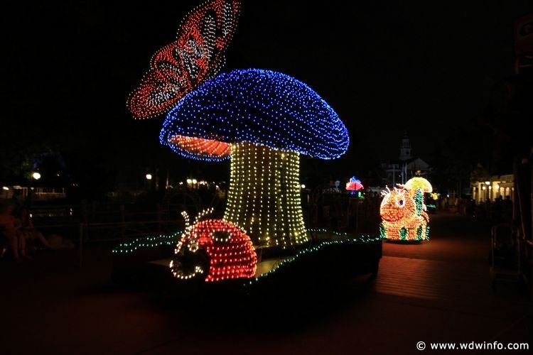 Main-Street-Electrical-Parade-14