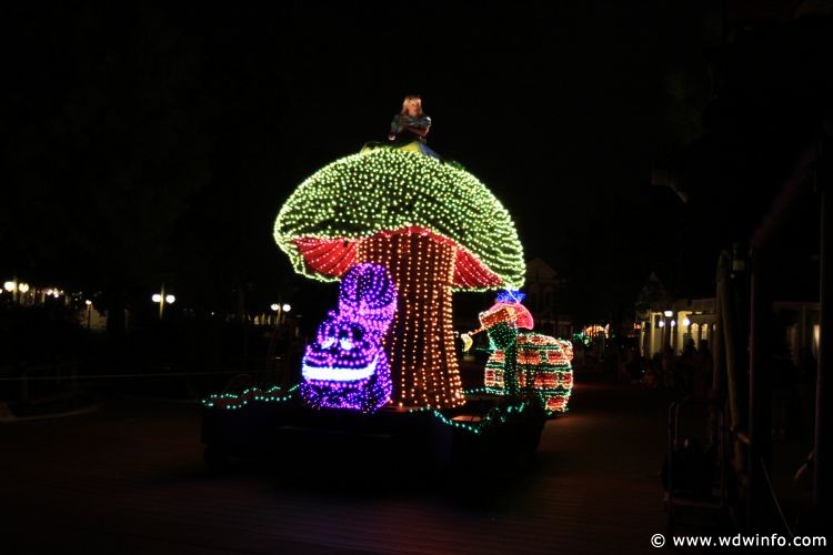 Main-Street-Electrical-Parade-21