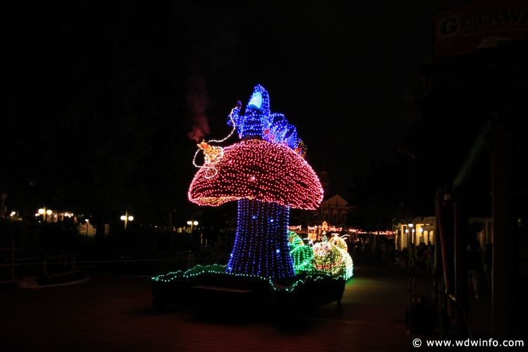 Main-Street-Electrical-Parade-26