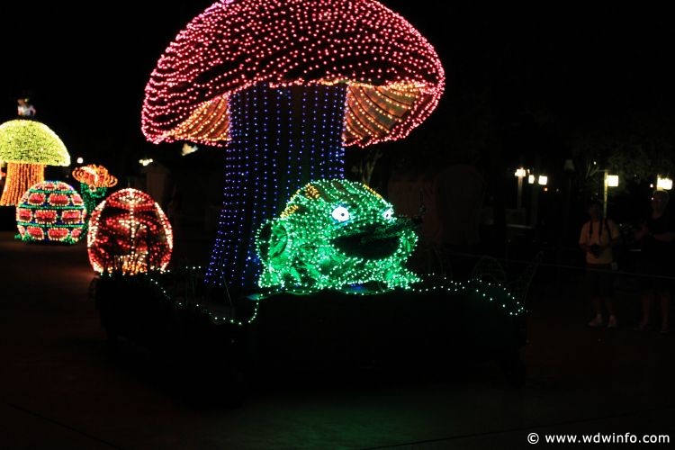 Main-Street-Electrical-Parade-31