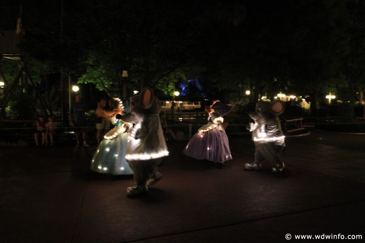 Main-Street-Electrical-Parade-33