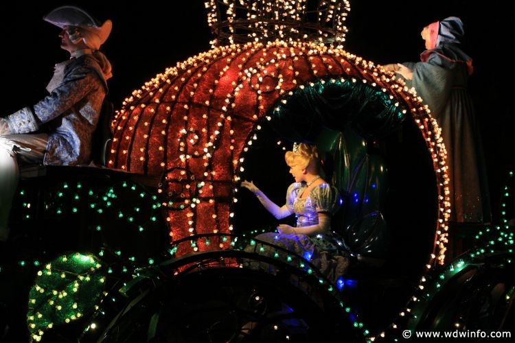 Main-Street-Electrical-Parade-35