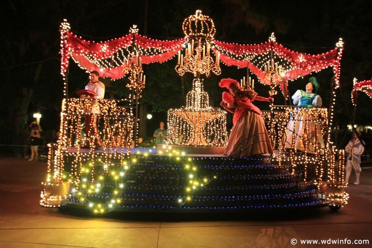 Main-Street-Electrical-Parade-45