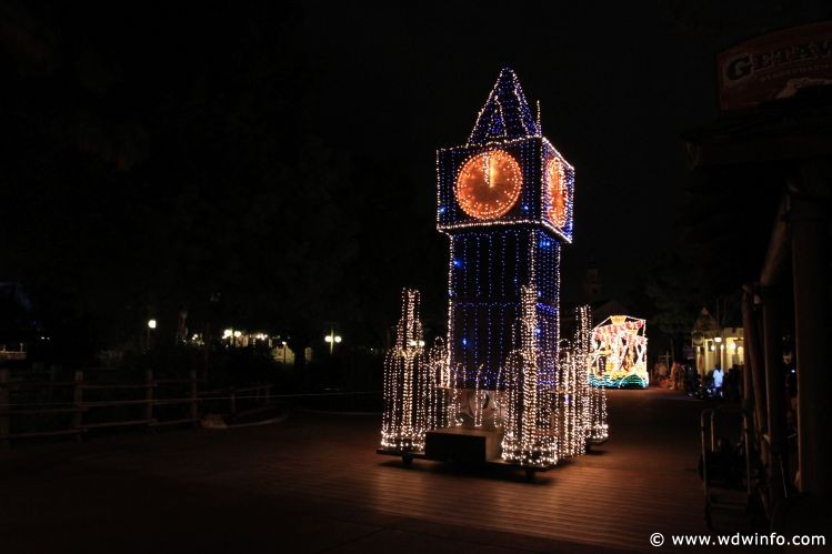 Main-Street-Electrical-Parade-48