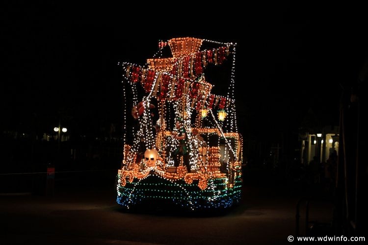 Main-Street-Electrical-Parade-52