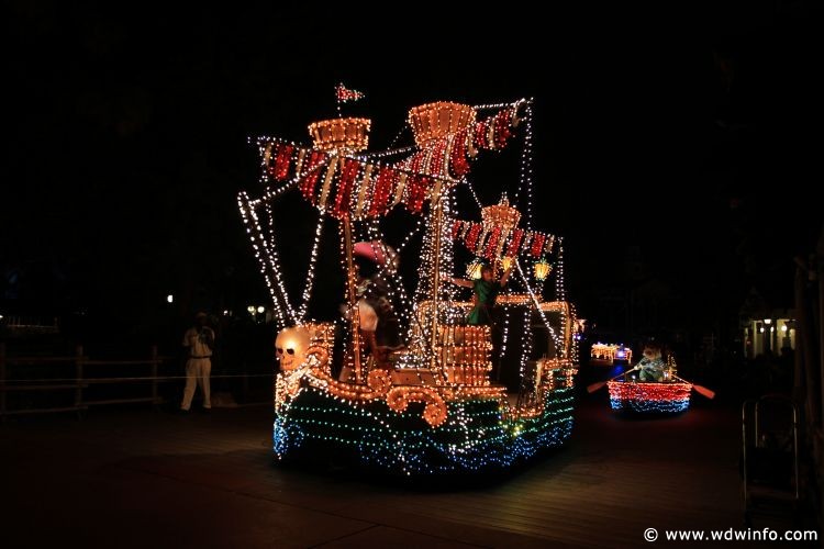 Main-Street-Electrical-Parade-54