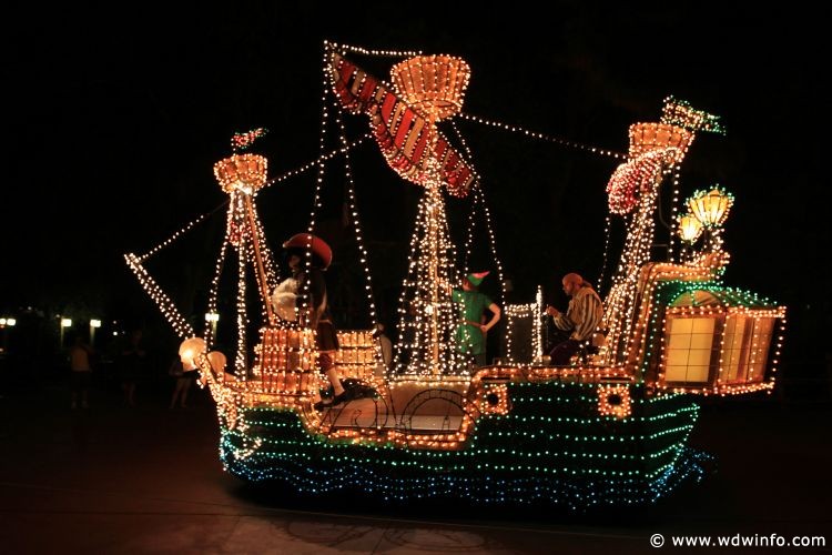 Main-Street-Electrical-Parade-57