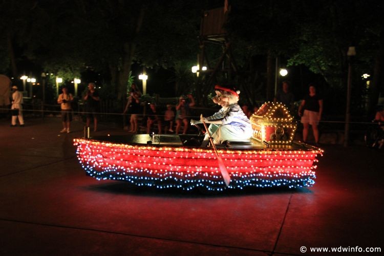 Main-Street-Electrical-Parade-59