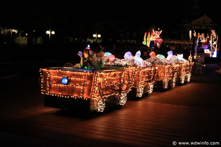 Main-Street-Electrical-Parade-62