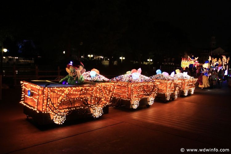 Main-Street-Electrical-Parade-63