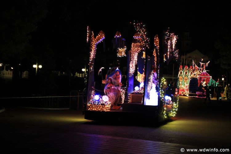 Main-Street-Electrical-Parade-67