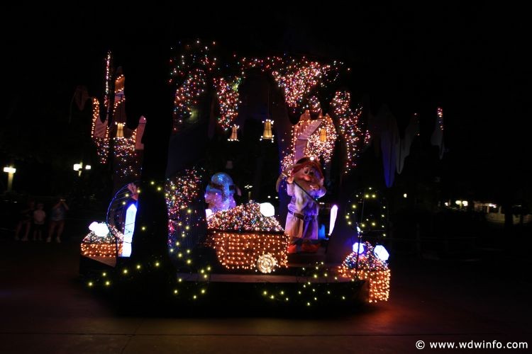 Main-Street-Electrical-Parade-71