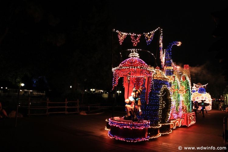 Main-Street-Electrical-Parade-73