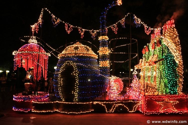 Main-Street-Electrical-Parade-76