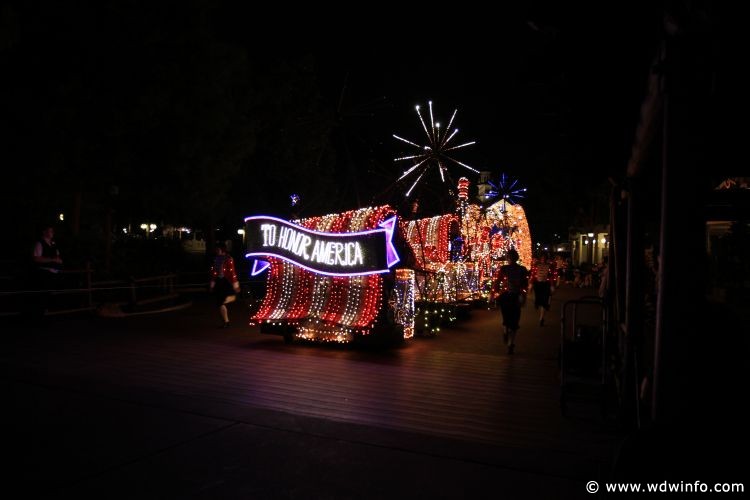 Main-Street-Electrical-Parade-90