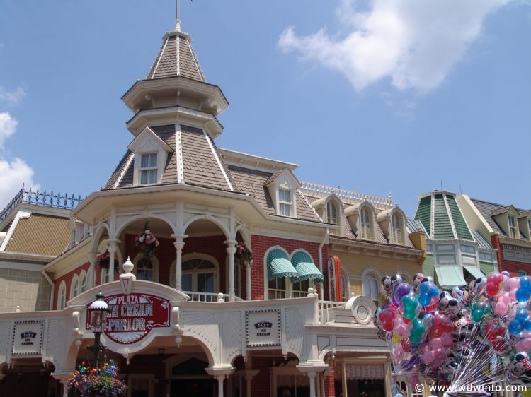 Review: Plaza Ice Cream Parlor at Disney World's Magic Kingdom 