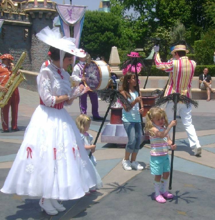 Mary Poppins and band