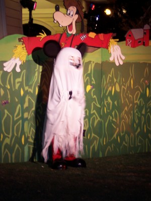 mickey_halloween_blurry
