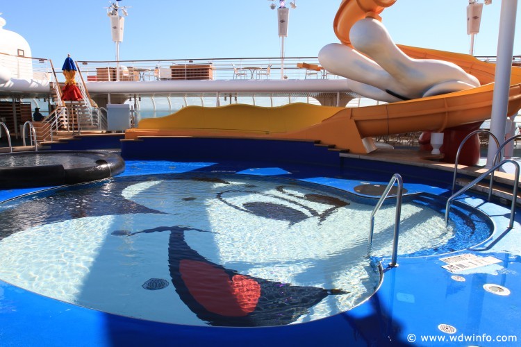 Mickey_Pool_01