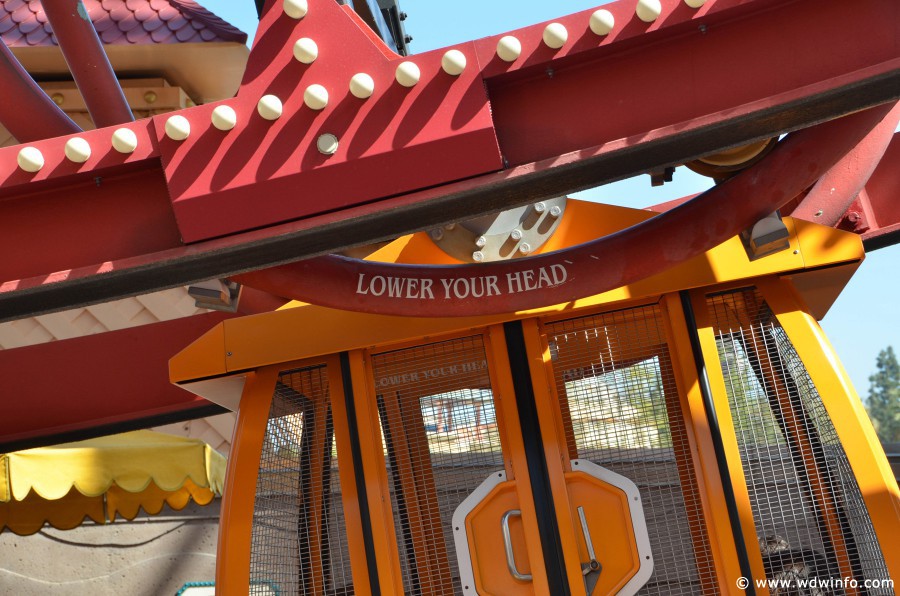 Mickeys-Fun-Wheel-009