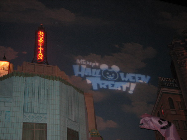 Mickey's Halloween Treat     10-11-07