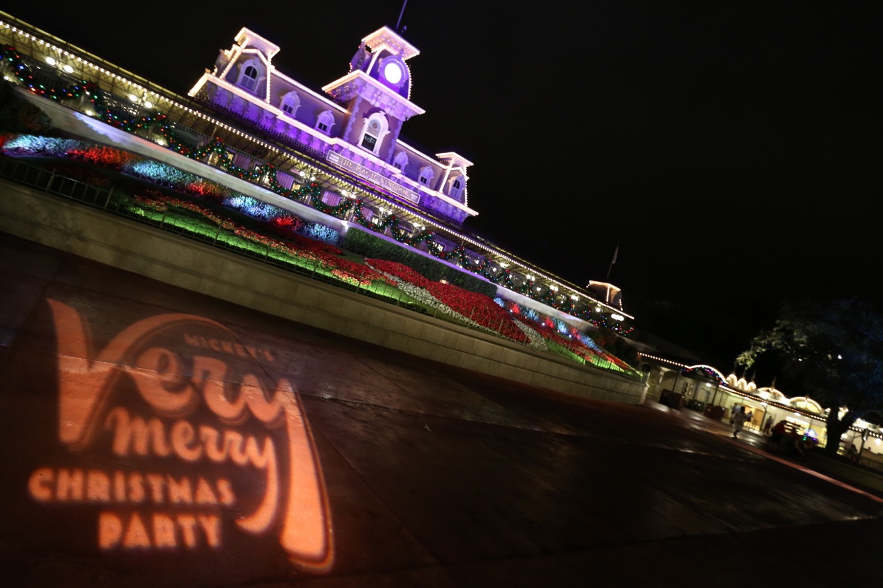 Mickeys-Very-Merry-Christmas-Party-2015-200