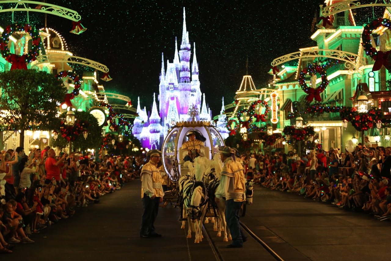 Mickeys-Very-Merry-Christmas-Party-2015-216