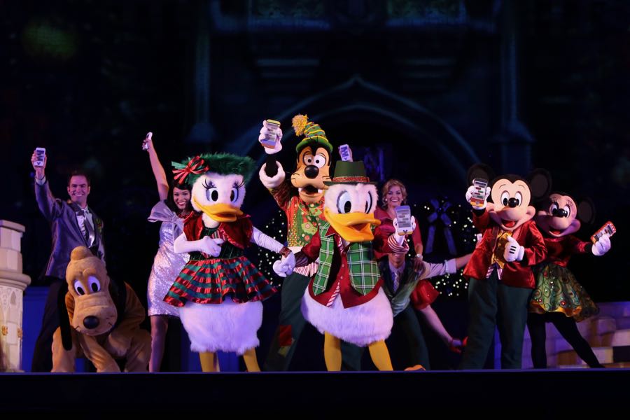 Mickeys-very-merry-christmas-party-2016-073