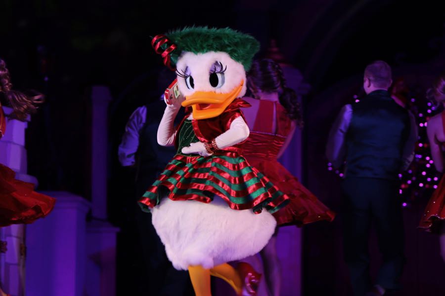 Mickeys-very-merry-christmas-party-2016-074