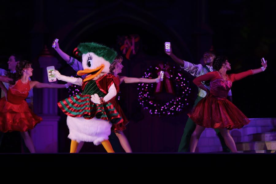 Mickeys-very-merry-christmas-party-2016-075