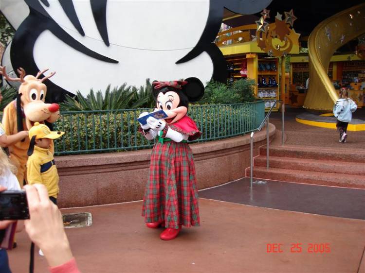 Minnie and Goofy