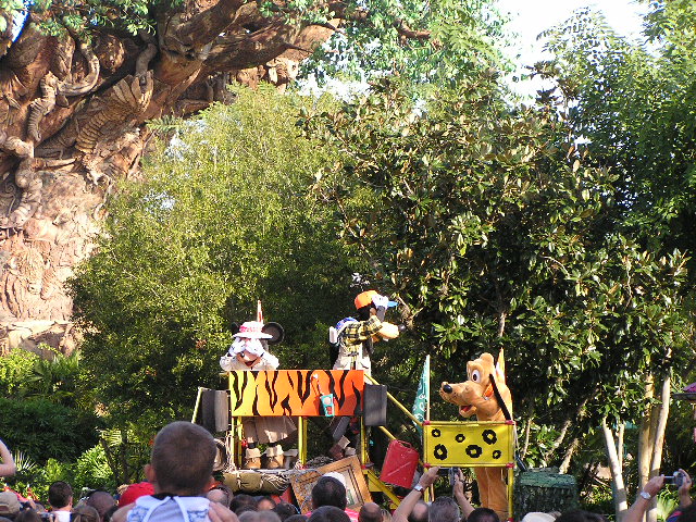 Minnie & group @AK