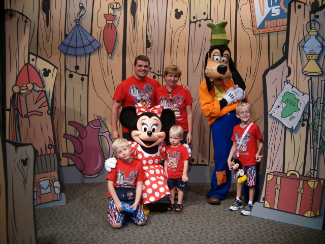MinnieGoofyFamily