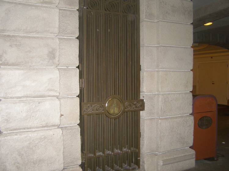 MK_entrance_door_2