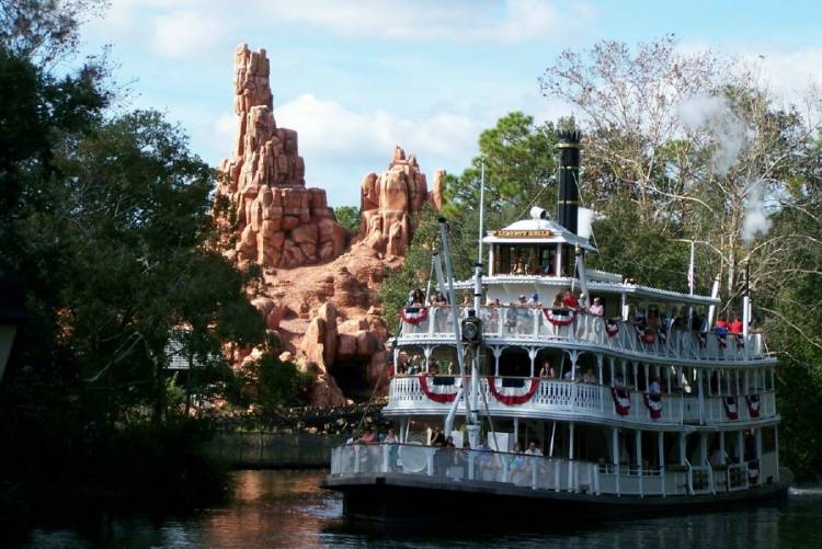 MKsteamboat121906WEB1