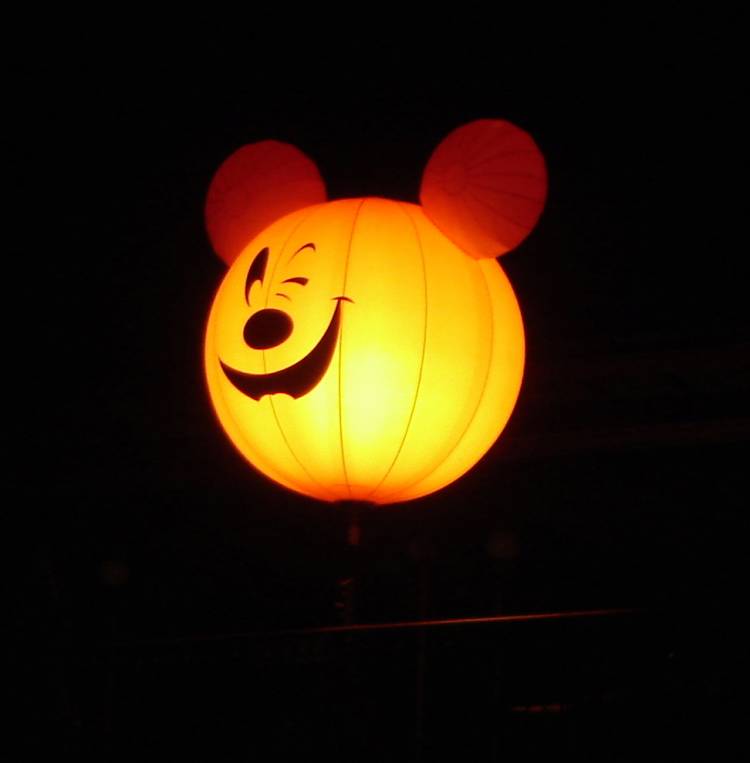 MNSSHP winking balloon