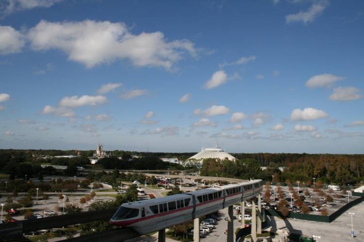 Monorail Pink leaving CR
