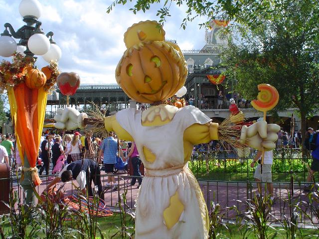 more halloween decorations