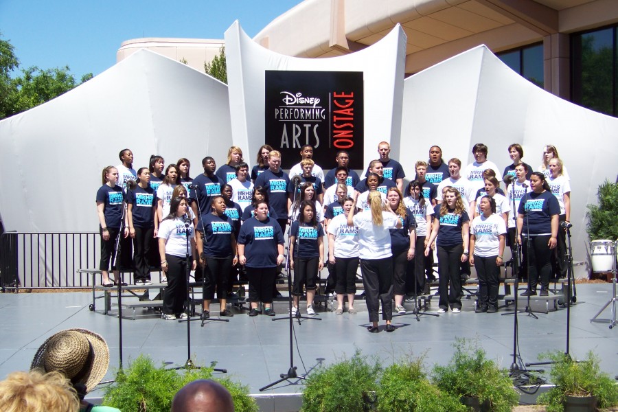 MRHS_WDW_gg_perform_EPCOT