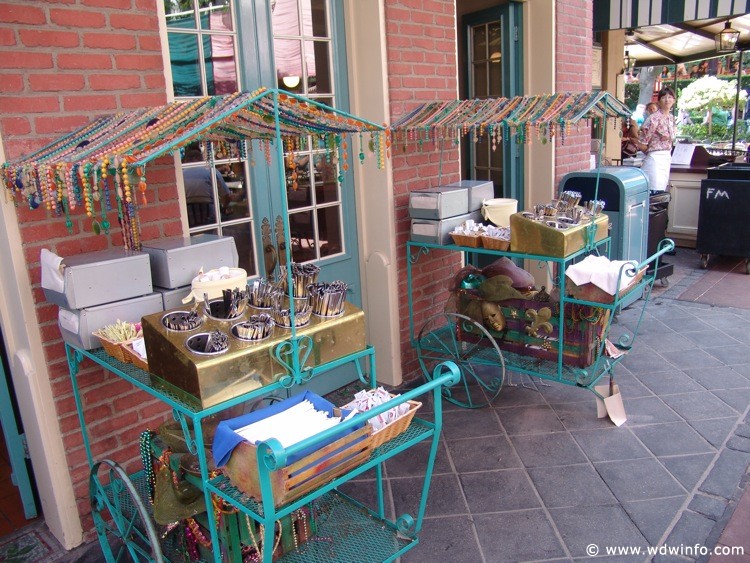 New-Orleans-Square-22