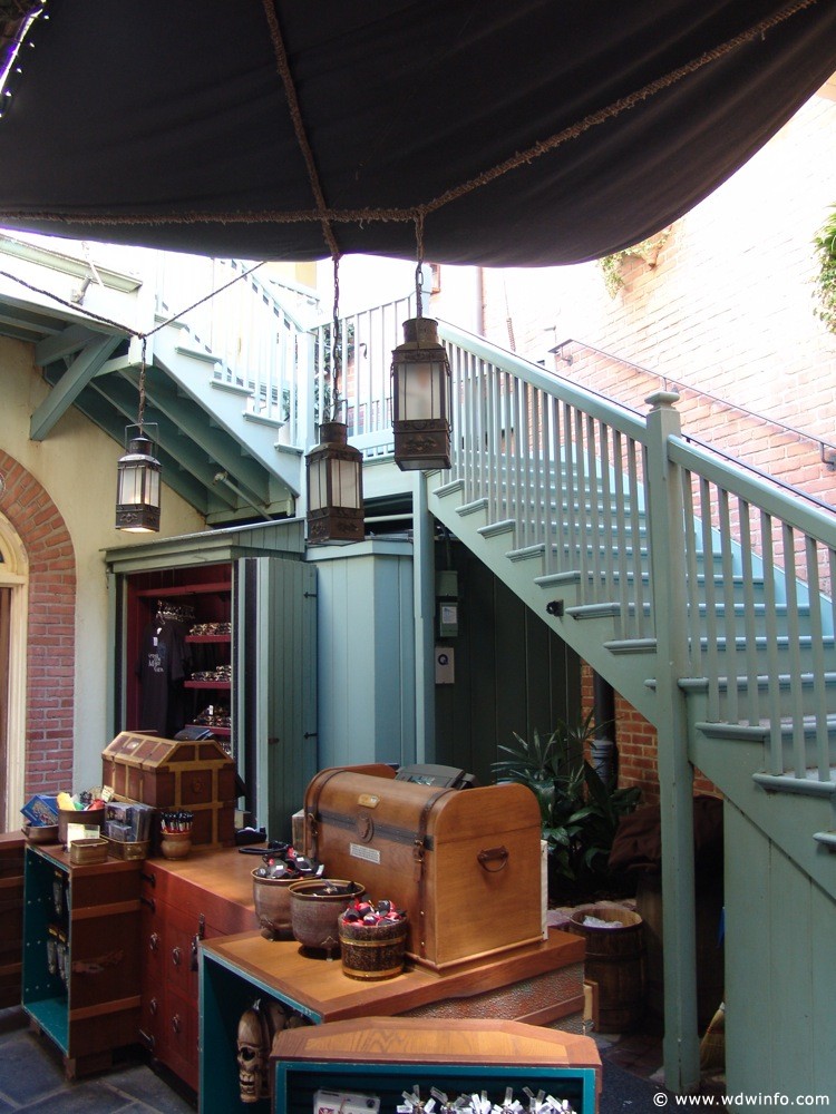 New-Orleans-Square-33