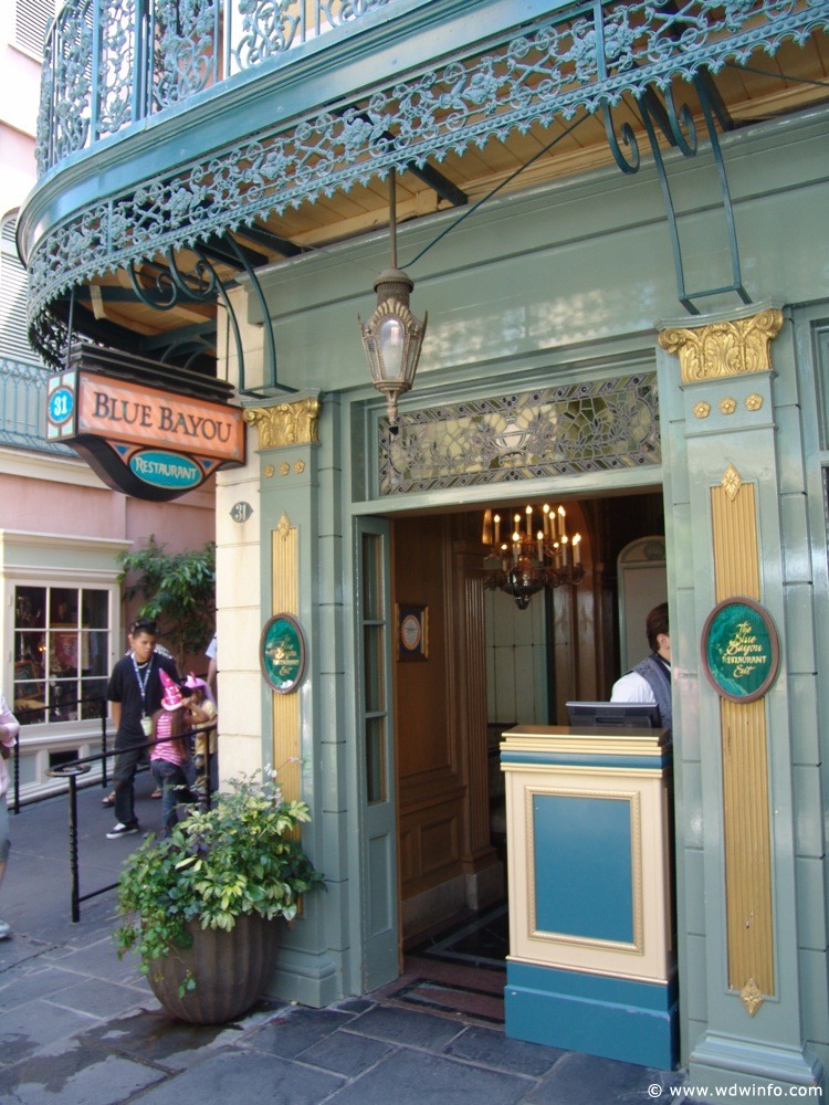 New-Orleans-Square-39